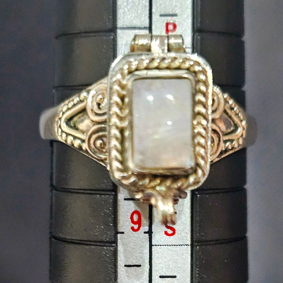 925 Sterling Silver Poison Ring In Mother Of Pearl. Size 8.5